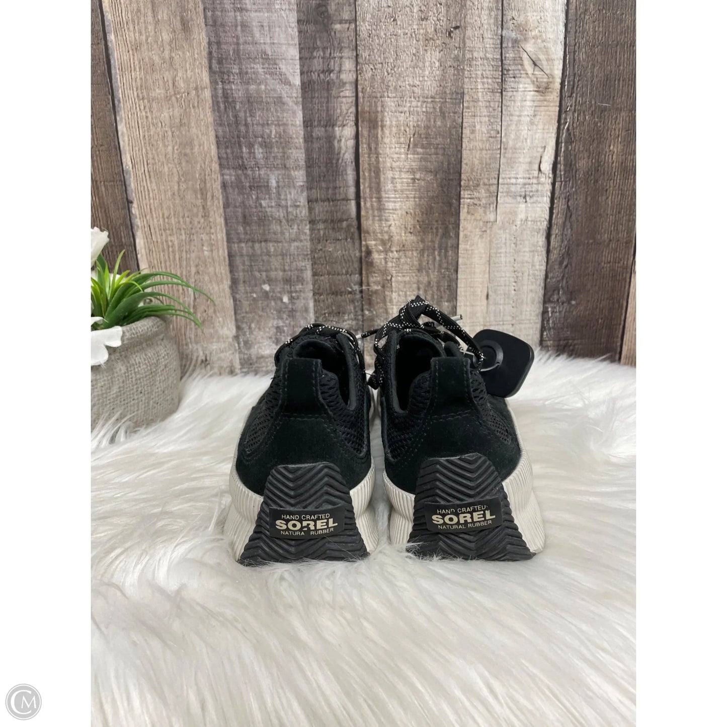 Shoes Sneakers By Sorel In Black, Size: 5.5