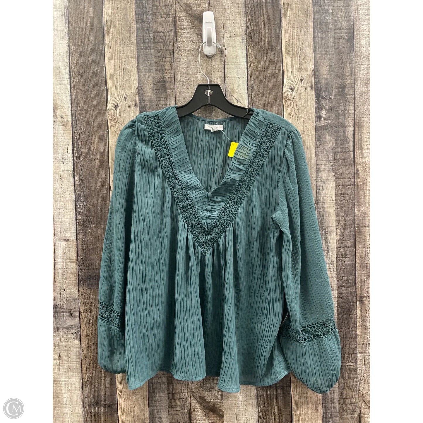 Top Long Sleeve By Maurices In Green, Size: M