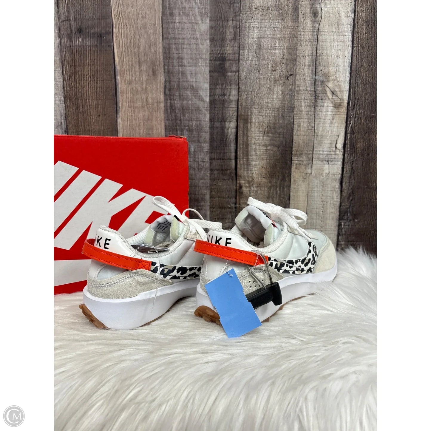 Shoes Athletic By Nike In White, Size: 7