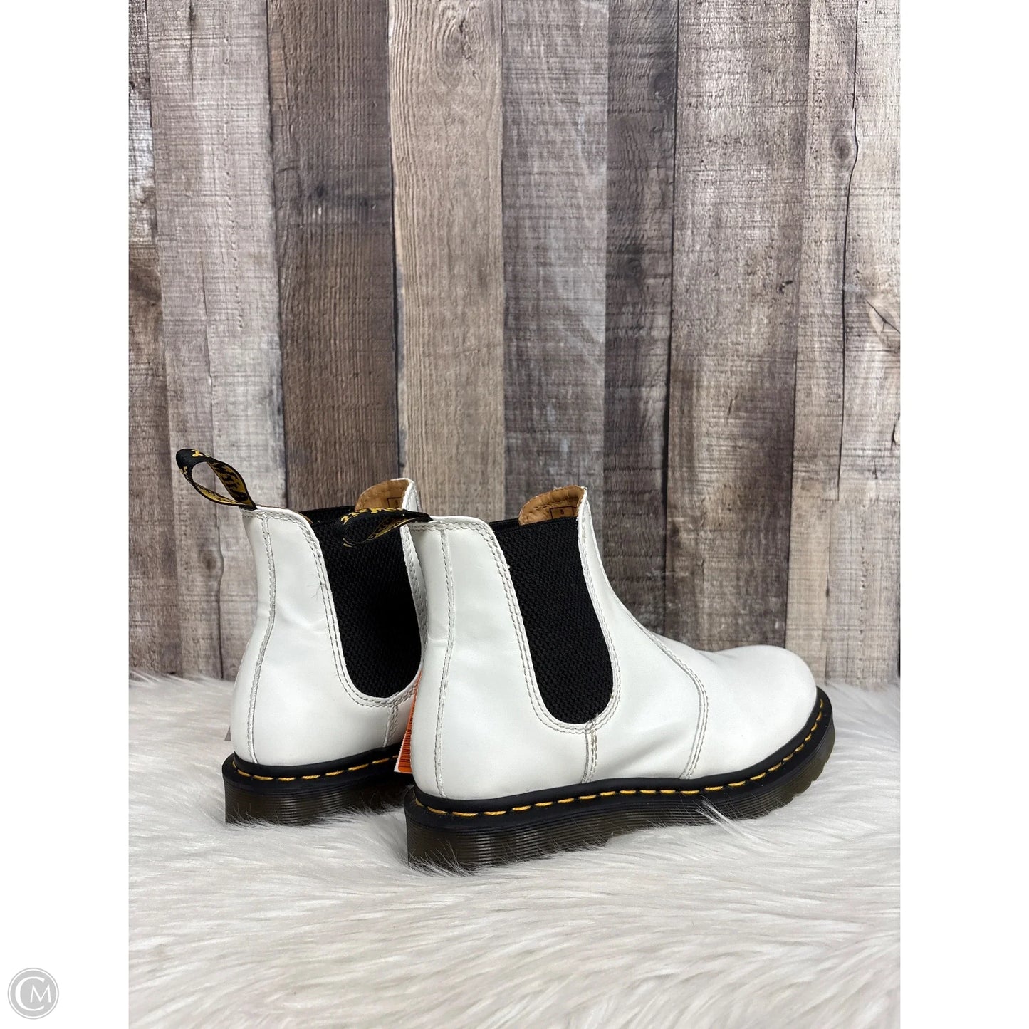 Boots Ankle Flats By Dr Martens In White, Size: 6