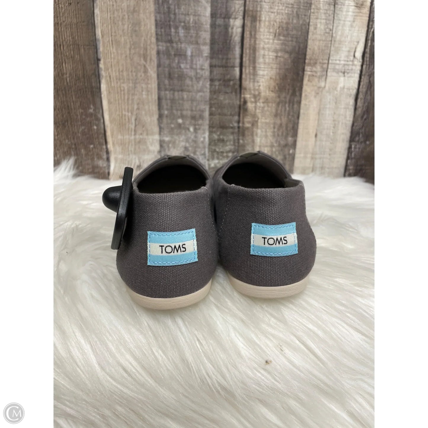 Shoes Flats By Toms In Grey, Size: 9