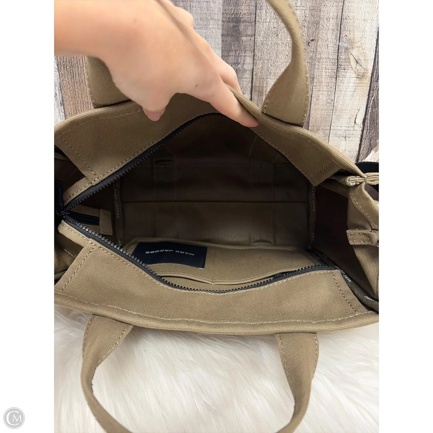 Handbag Luxury Designer By Marc Jacobs, Size: Medium