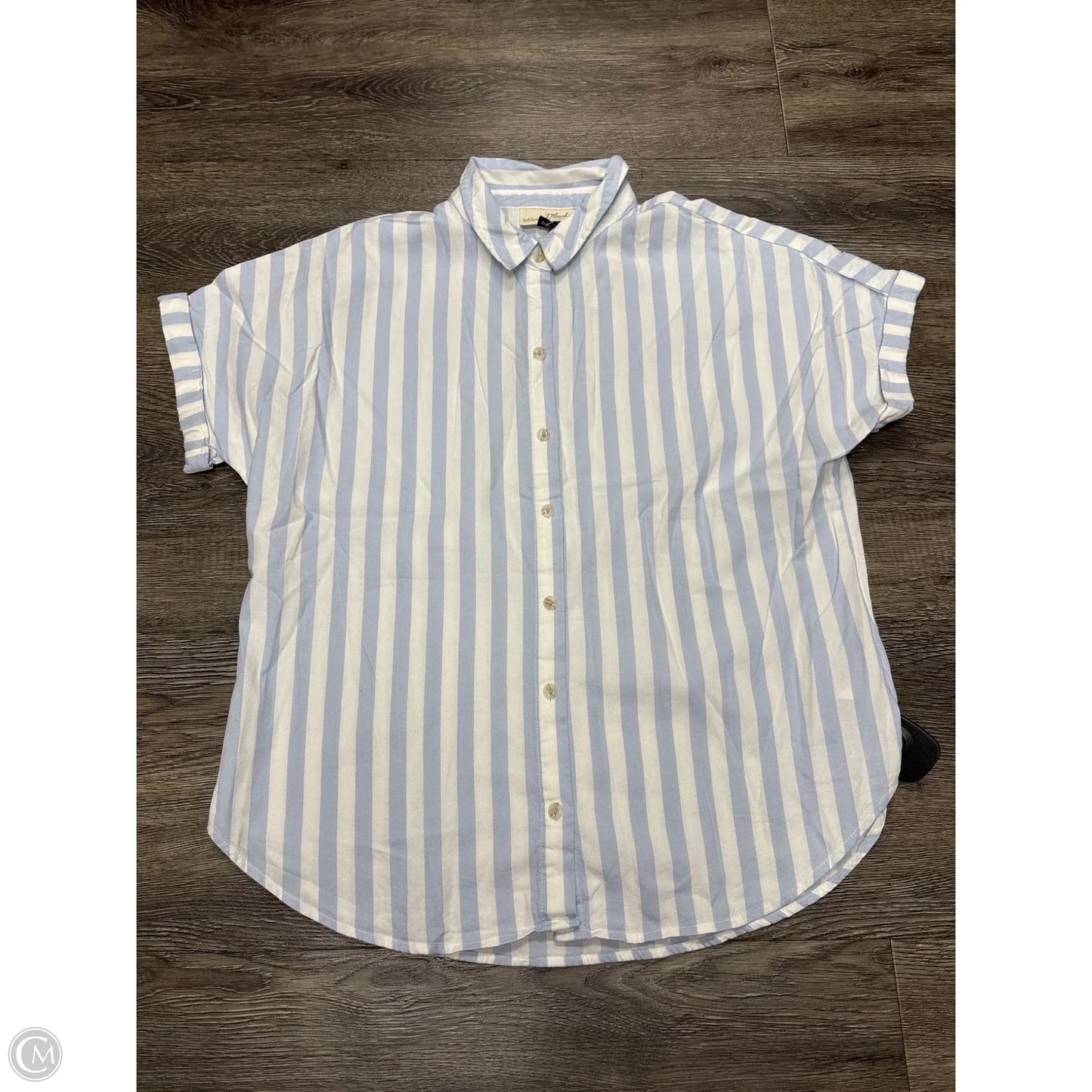 Top Short Sleeve By Universal Thread In Blue & White, Size: S