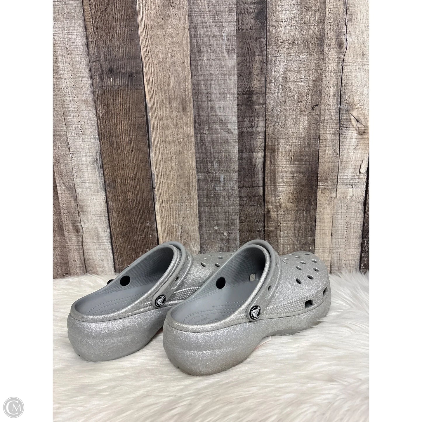 Shoes Flats By Crocs In Grey, Size: 9