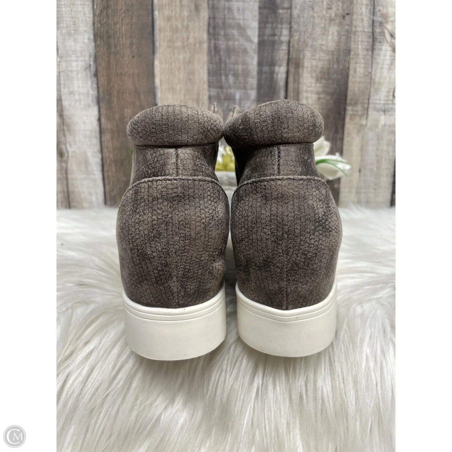 Boots Ankle Heels By Very G In Tan, Size: 10