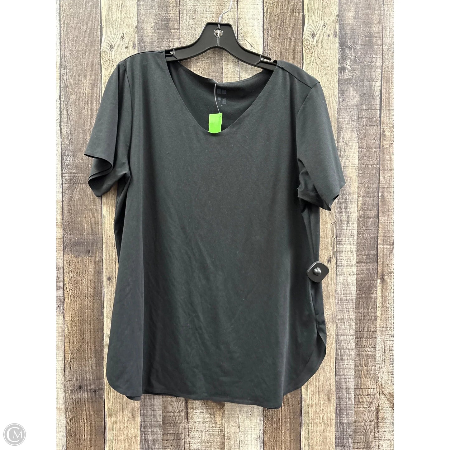 Top Short Sleeve Basic By Uniqlo In Black, Size: M