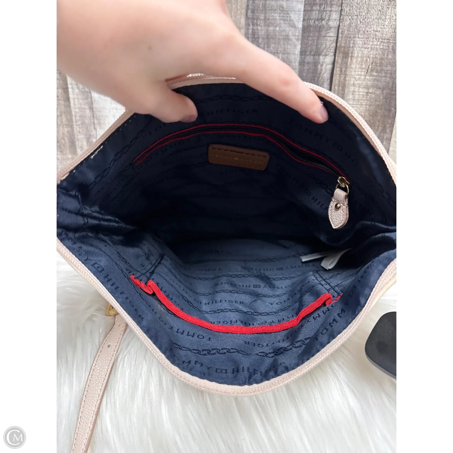 Crossbody By Tommy Hilfiger, Size: Large