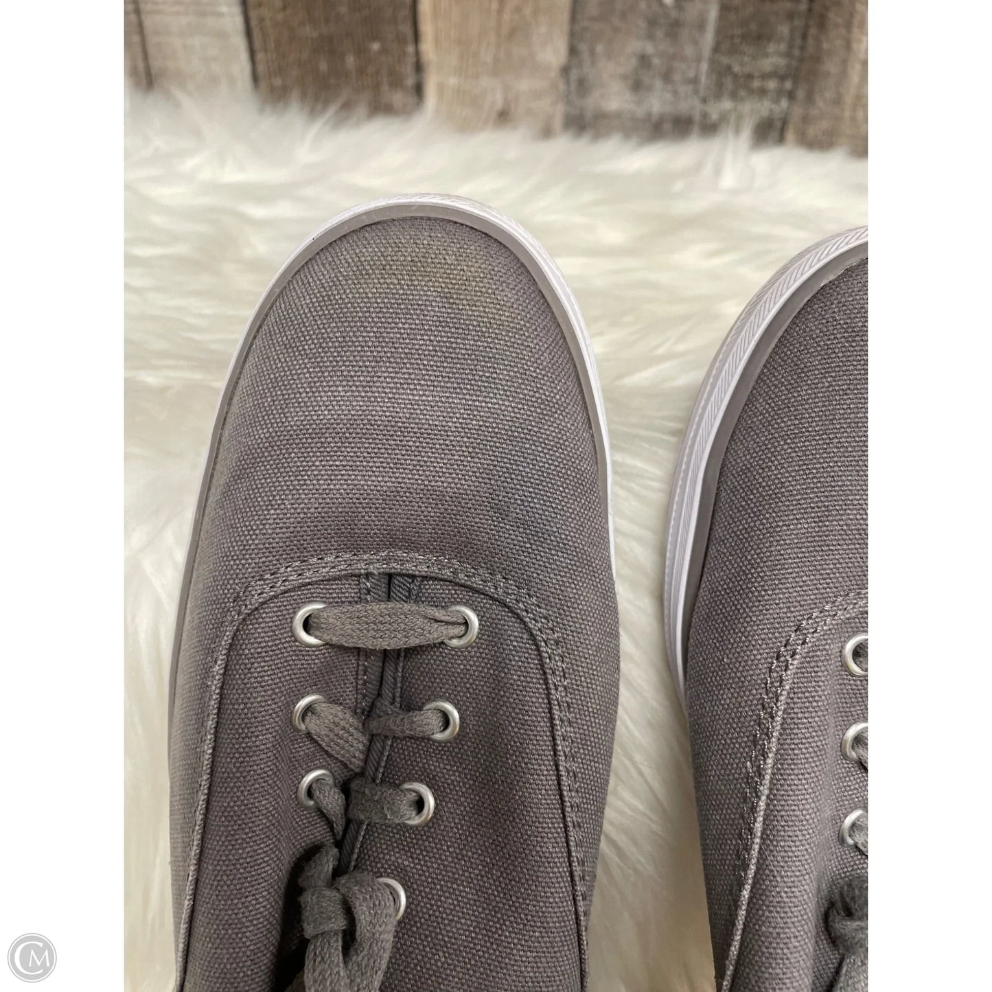 Shoes Sneakers By Keds In Grey & White, Size: 8.5