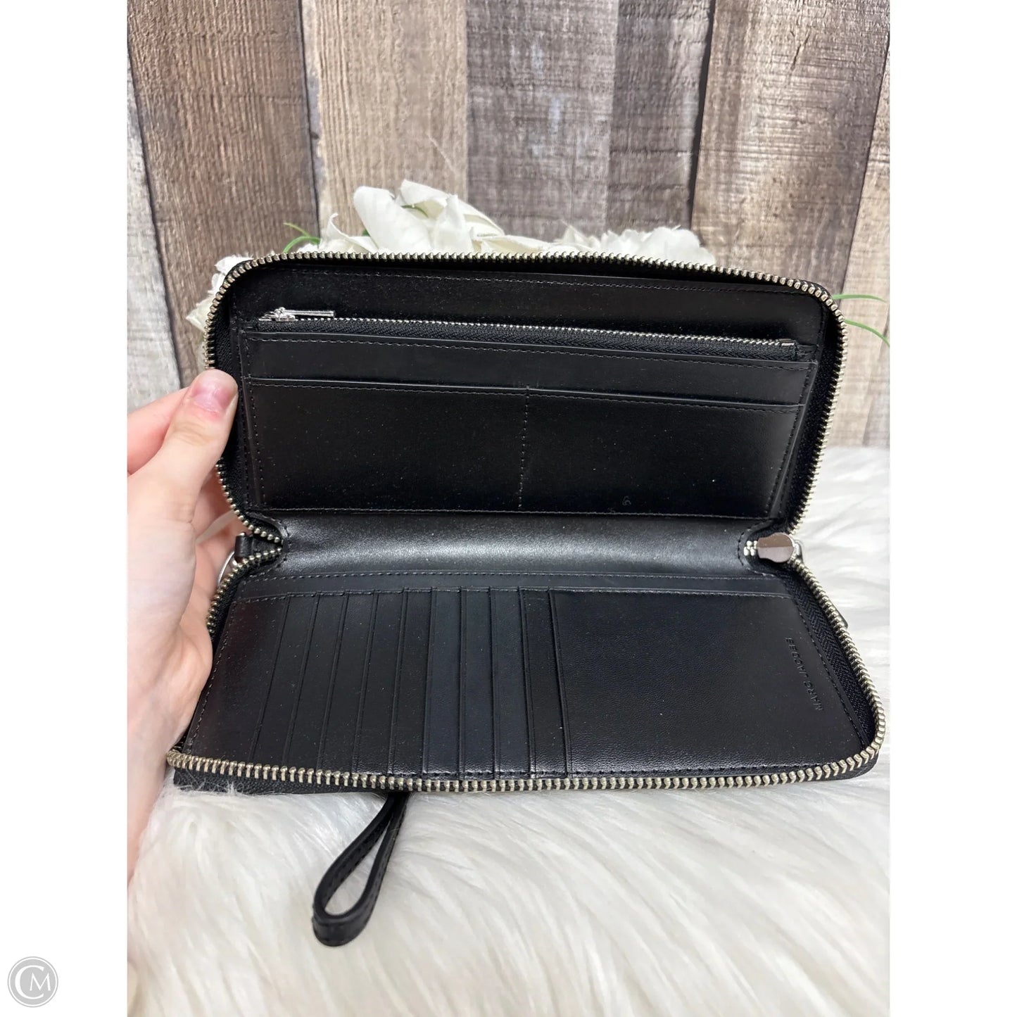 Wallet Luxury Designer By Marc Jacobs, Size: Medium