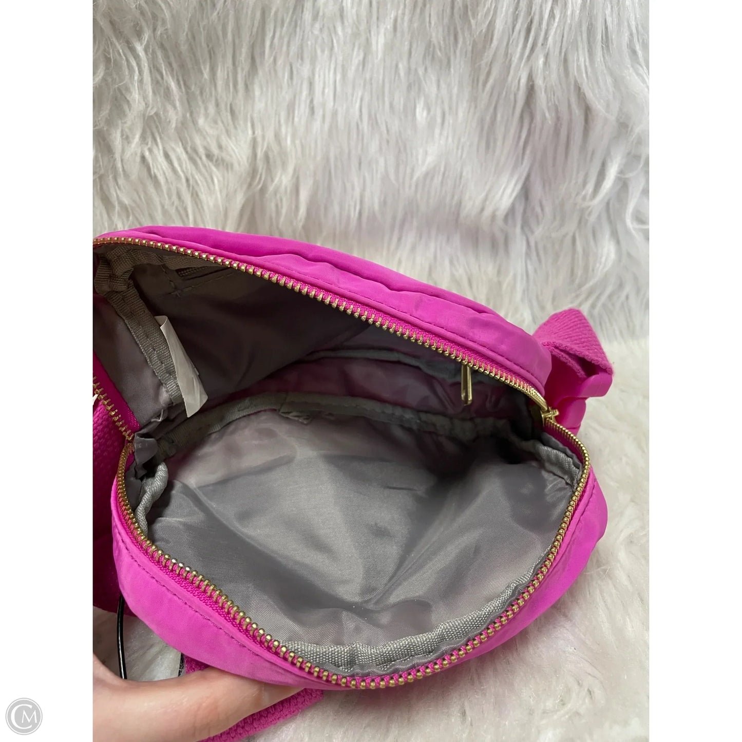 Belt Bag By Wild Fable, Size: Small