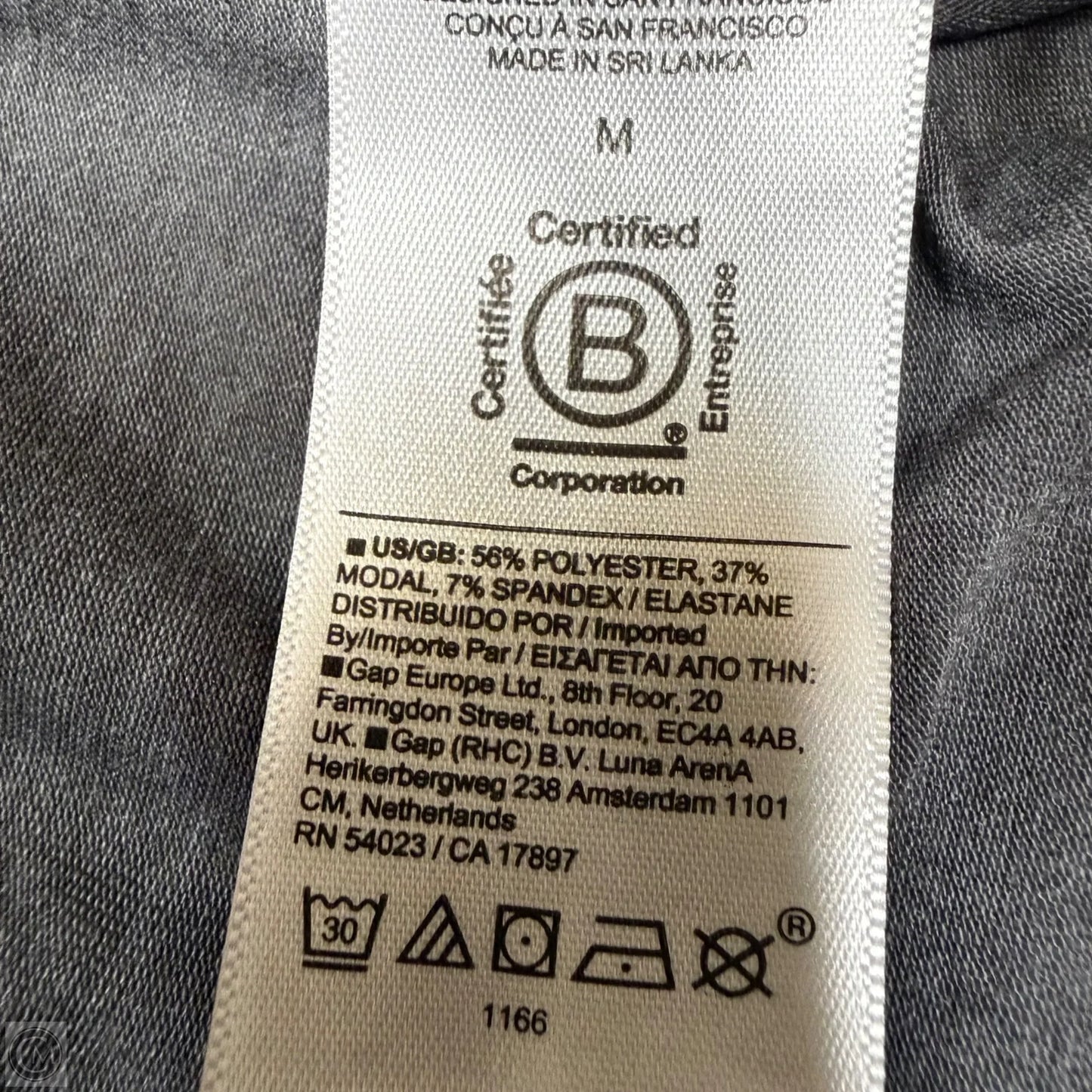 Athletic Top Long Sleeve Crewneck By Athleta In Grey, Size: M