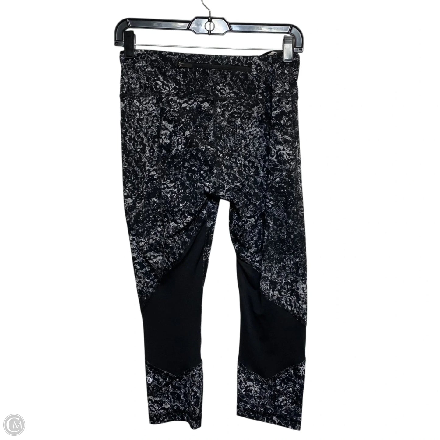 Athletic Leggings Capris Designer By Lululemon In Black & Grey, Size: M