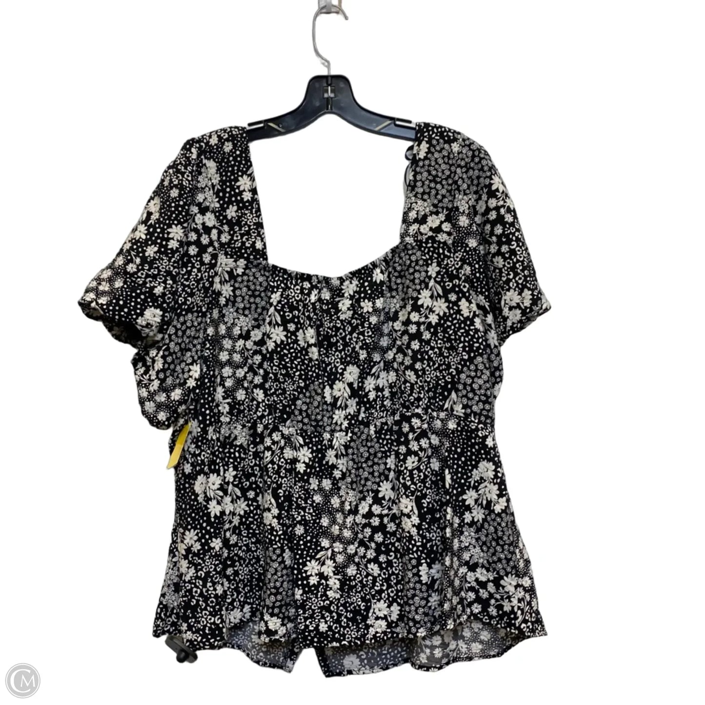 Top Short Sleeve By Torrid In Black & Cream, Size: 3x