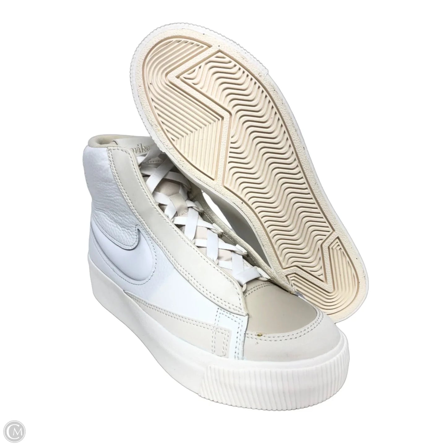 Shoes Sneakers By Nike In White, Size: 7