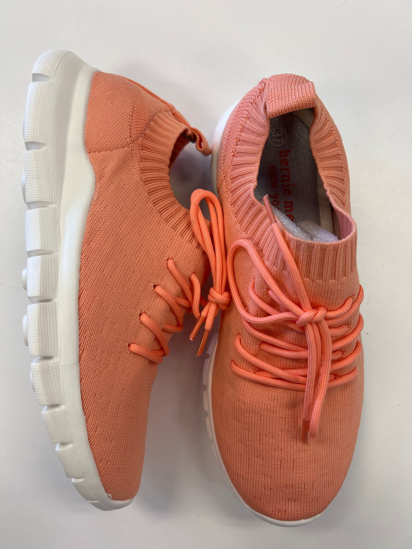 Shoes Sneakers By Bernie Mev Size: 6.5