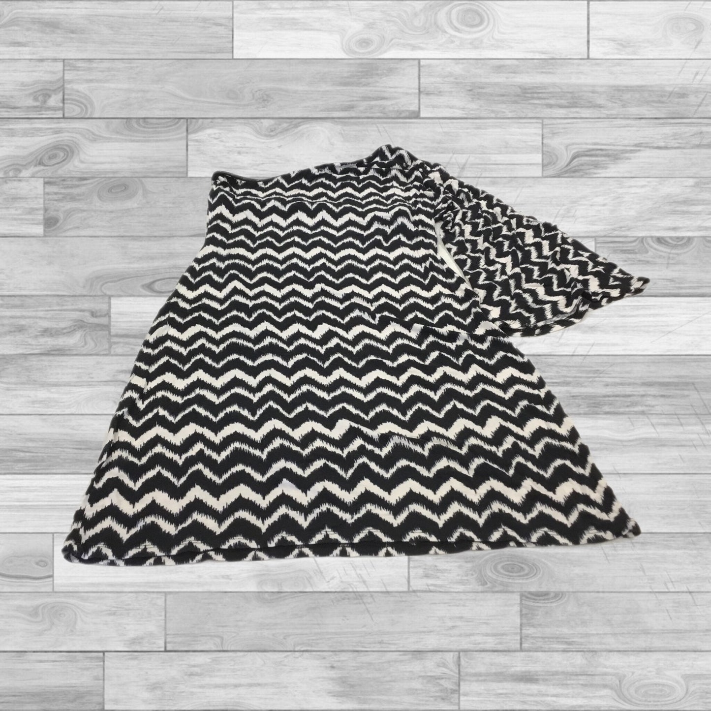 Dress Casual Short By Inc Size: S
