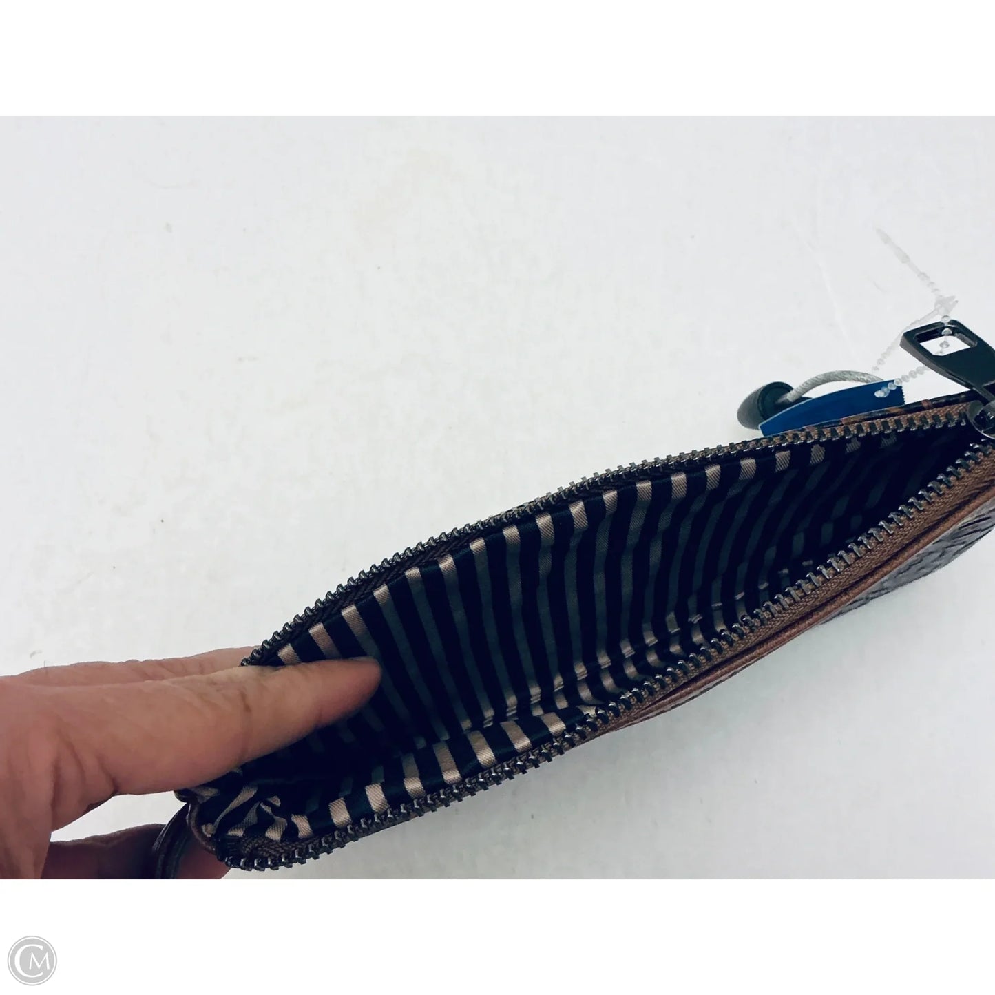 Wristlet By Clothes Mentor, Size: Small