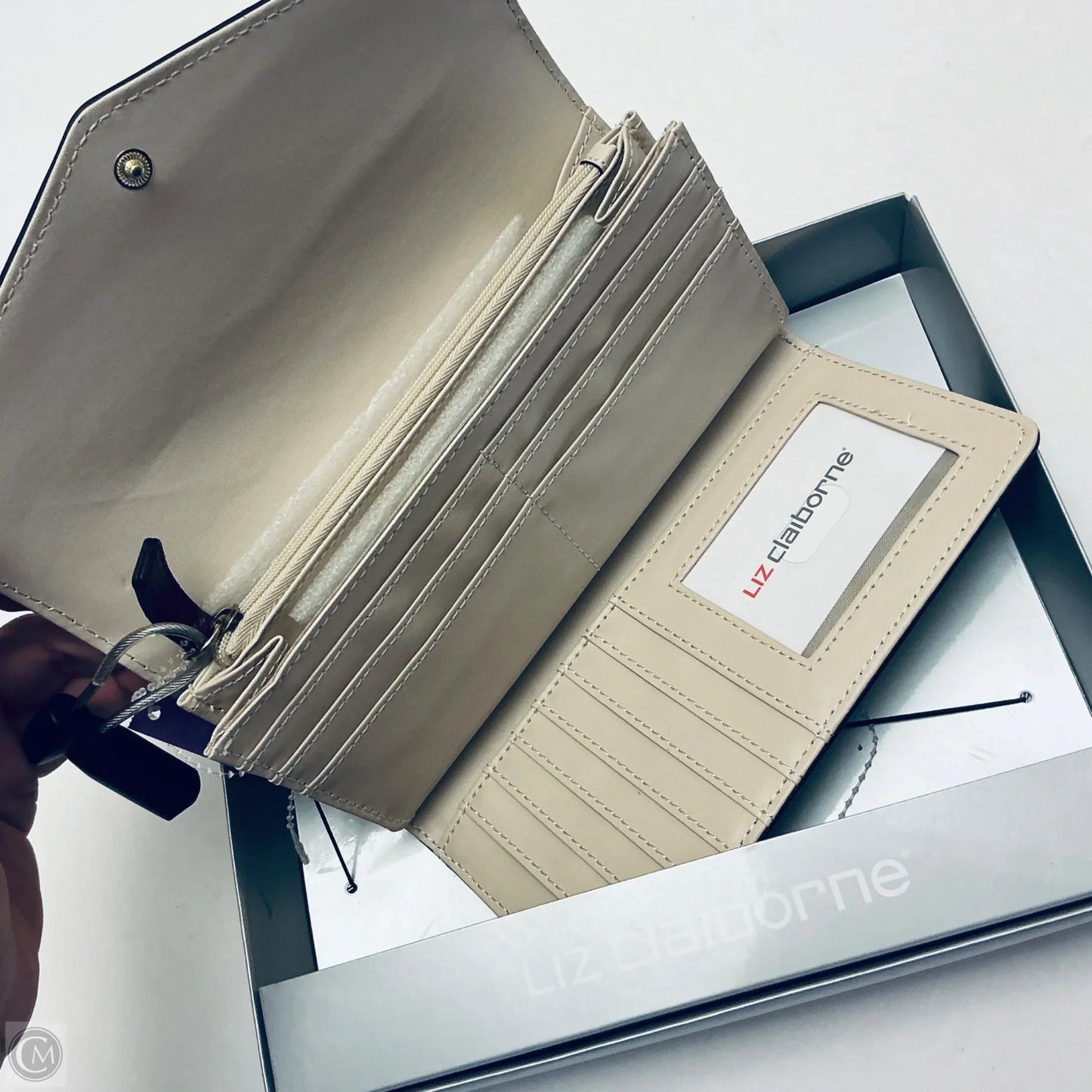 Wallet By Liz Claiborne, Size: Large