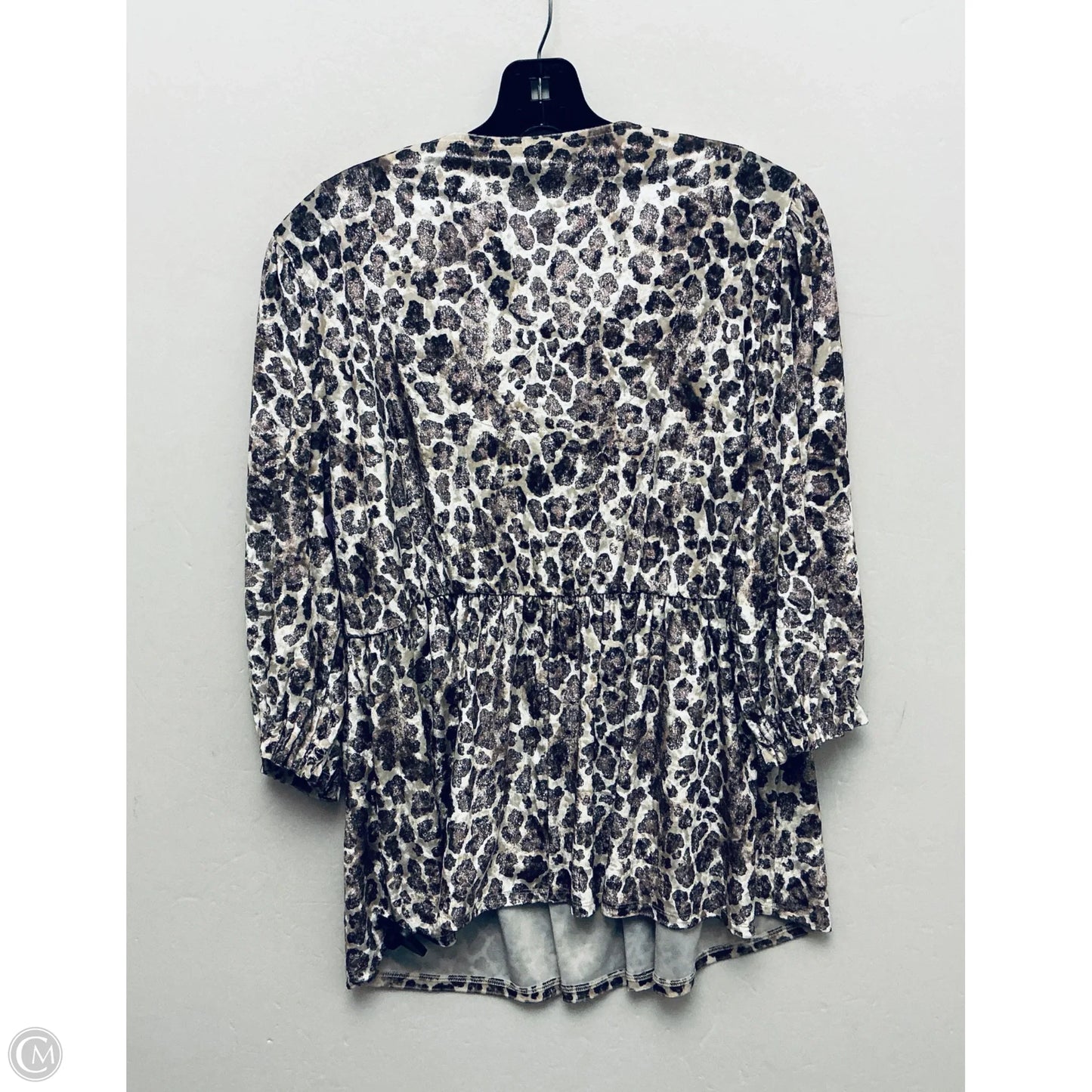 Top Short Sleeve By Cato In Animal Print, Size: L