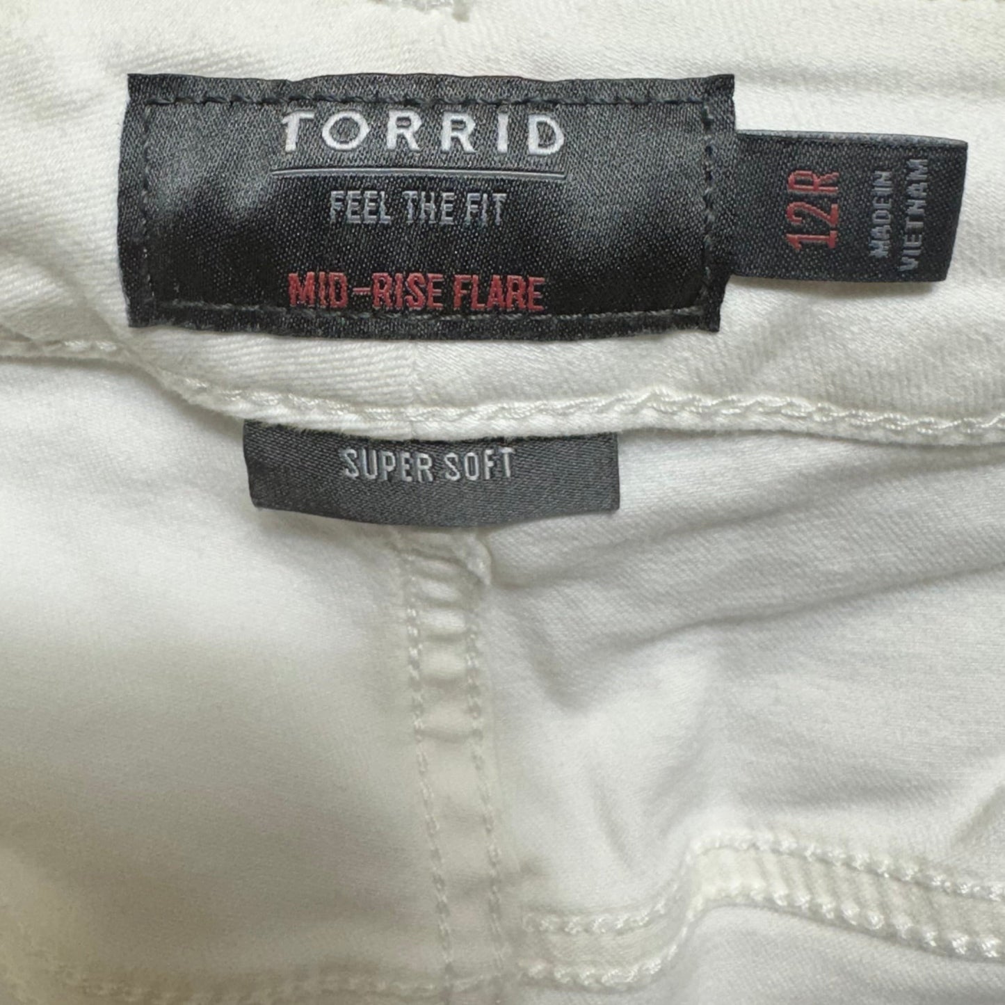 Flare Super Soft Mid-Rise Jeans By Torrid In White, Size: 12