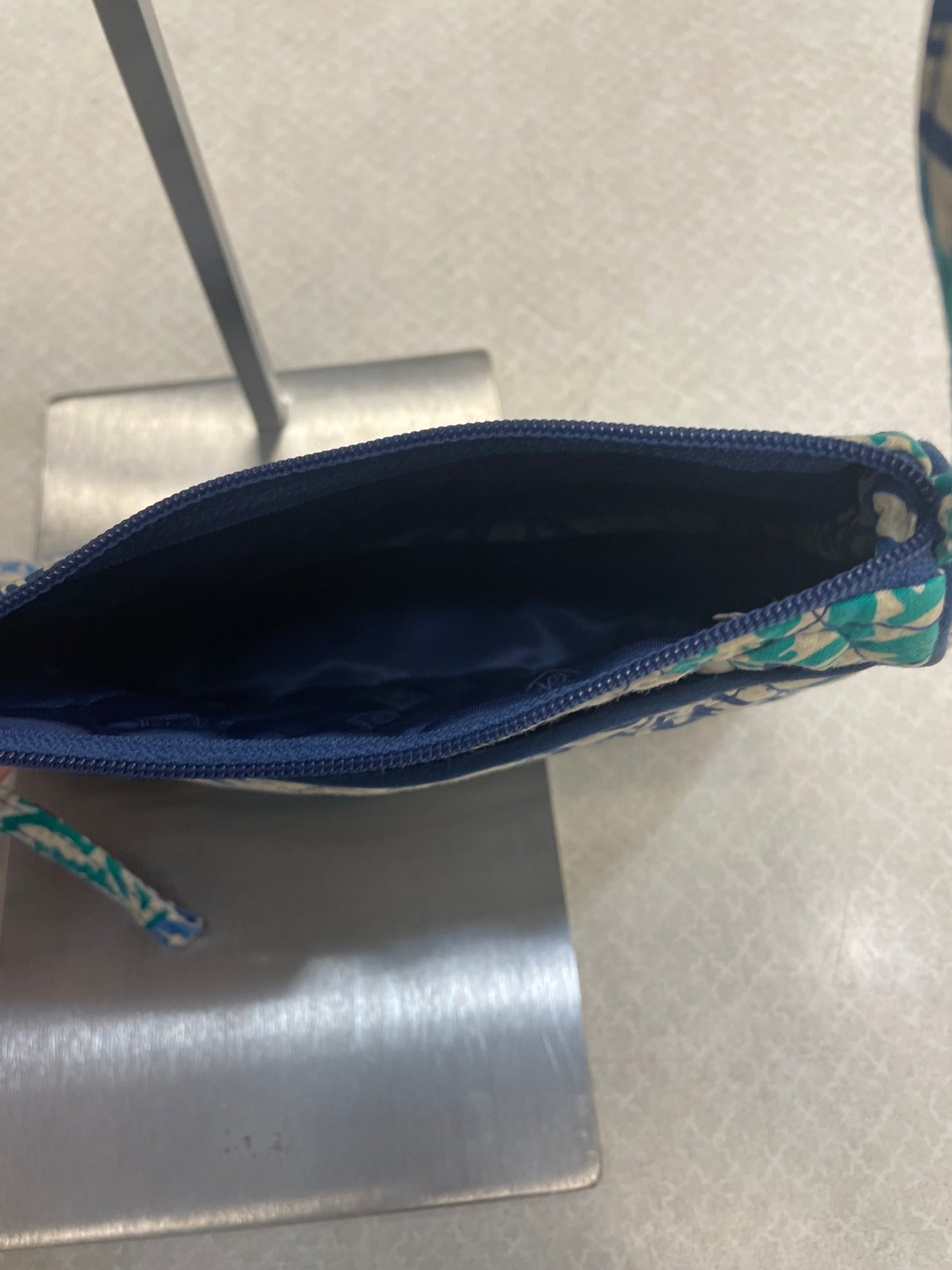 Crossbody By Vera Bradley Size: Small