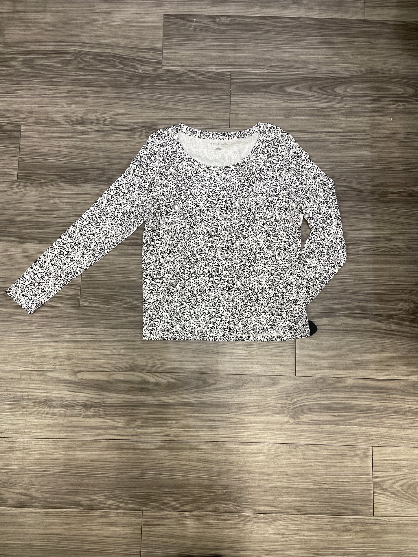 Top Long Sleeve By Tommy Hilfiger In Black & White, Size: L