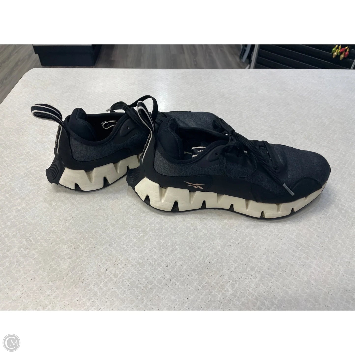 Shoes Athletic By Reebok In Black, Size: 7.5