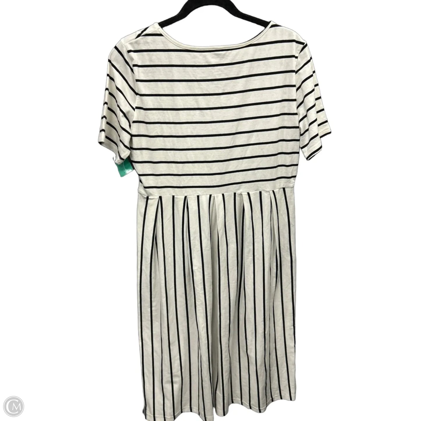 Dress Casual Midi By Clothes Mentor In Black & White, Size: L