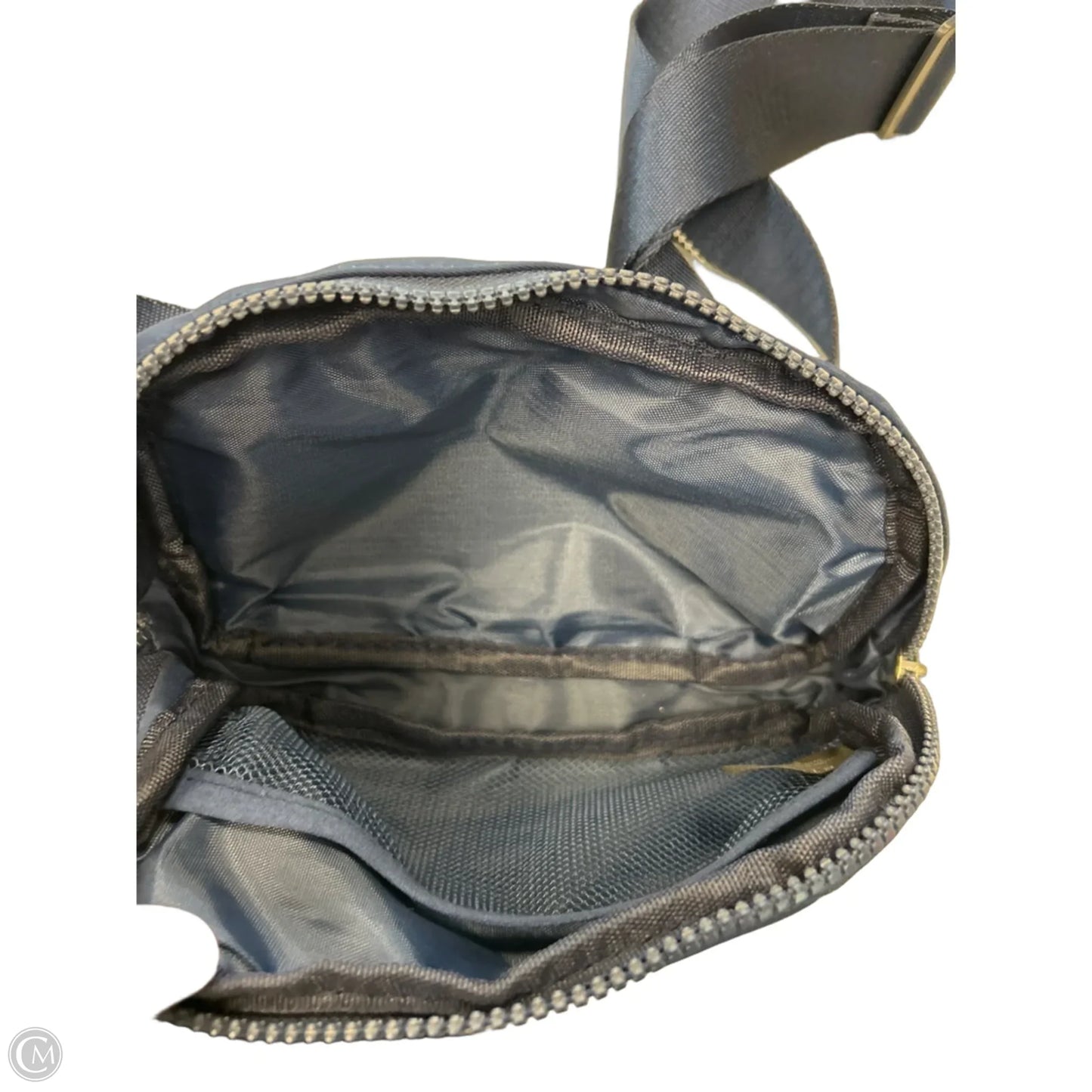 Belt Bag By Clothes Mentor, Size: Medium
