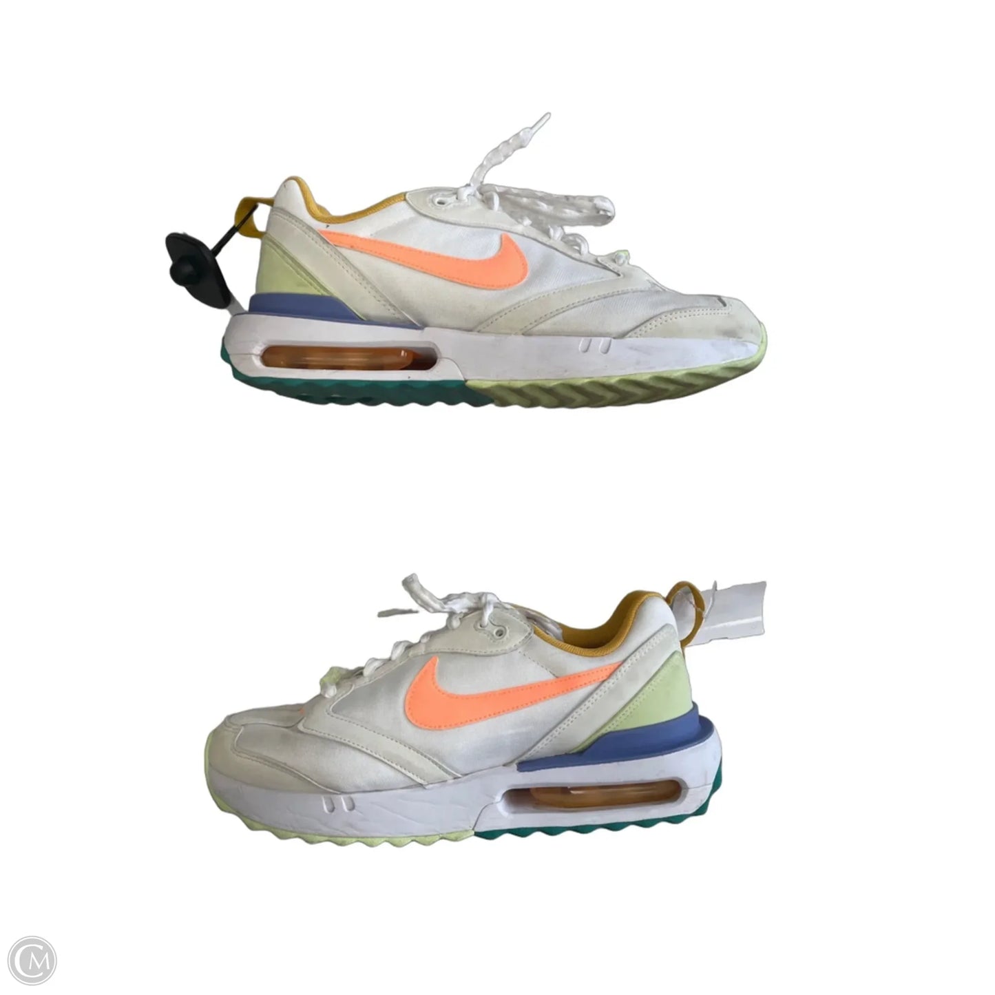 Shoes Sneakers By Nike In Cream, Size: 9