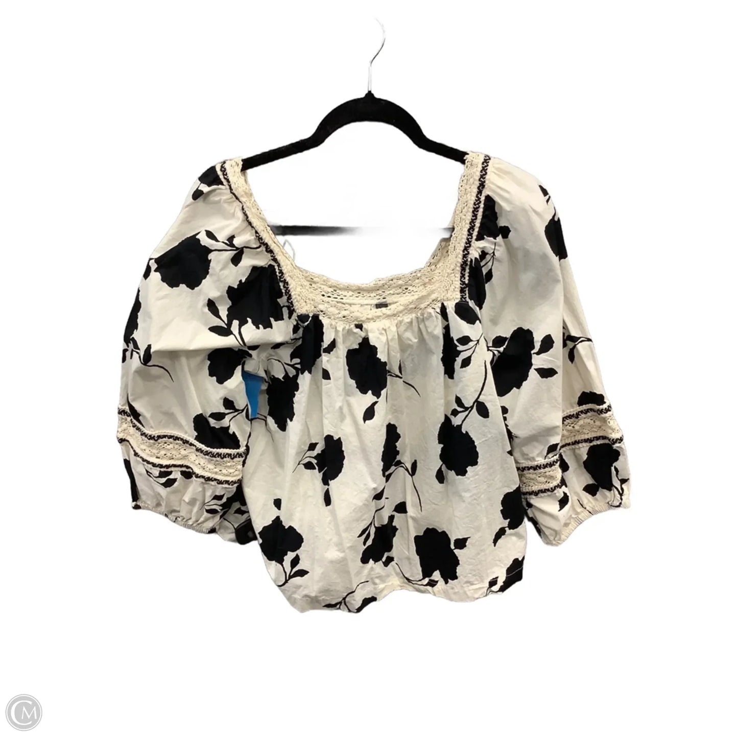 Top Long Sleeve By Maurices In Cream, Size: L