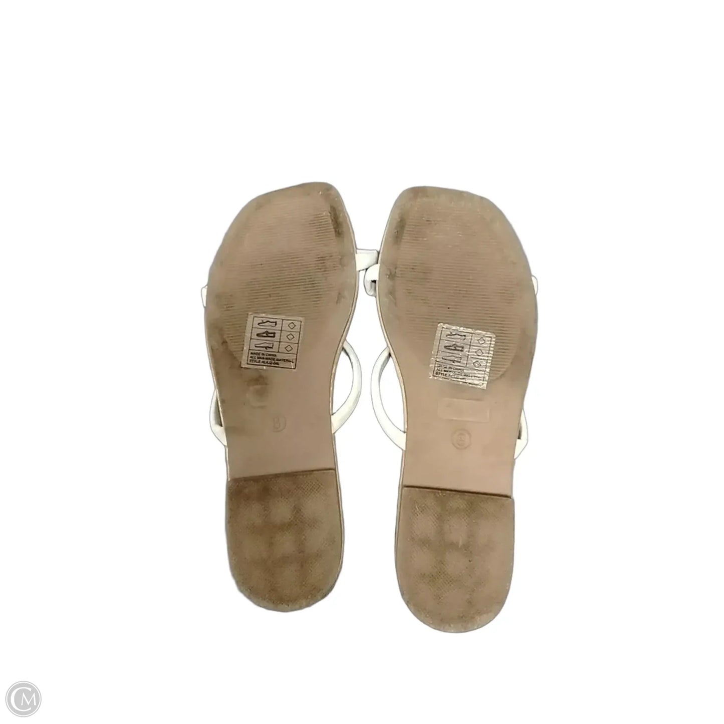 Sandals Flats By Clothes Mentor In White, Size: 8