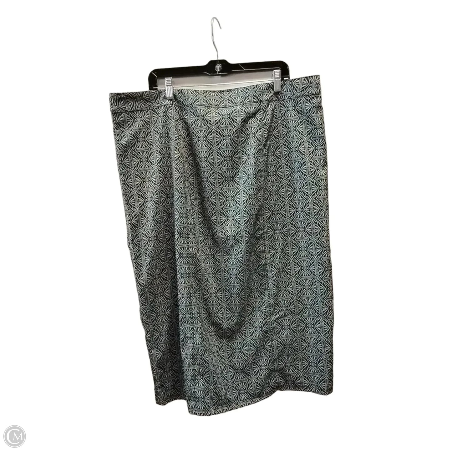 Skirt Maxi By Clothes Mentor In Black & White