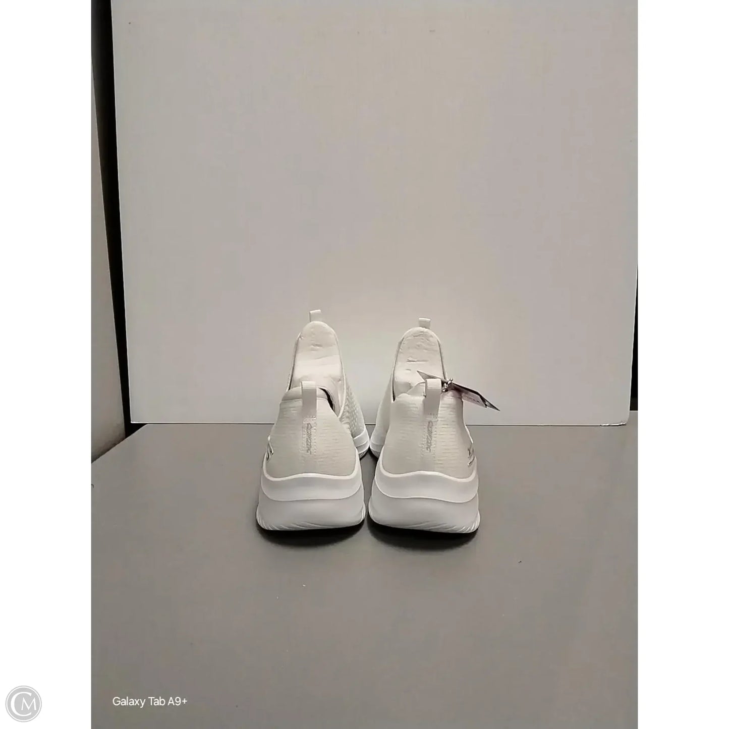 Shoes Athletic By Skechers In White, Size: 11