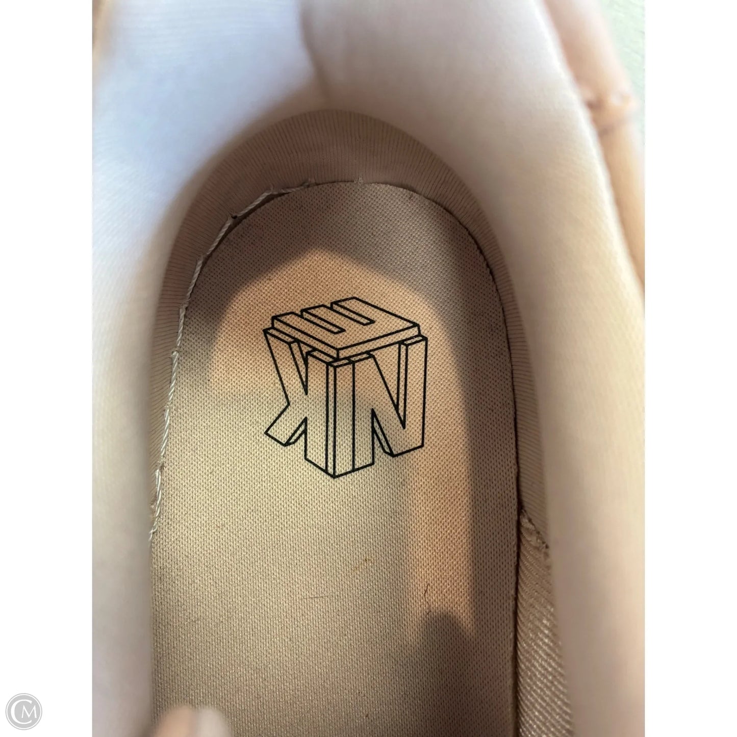 Shoes Sneakers By Nike In Mauve, Size: 9