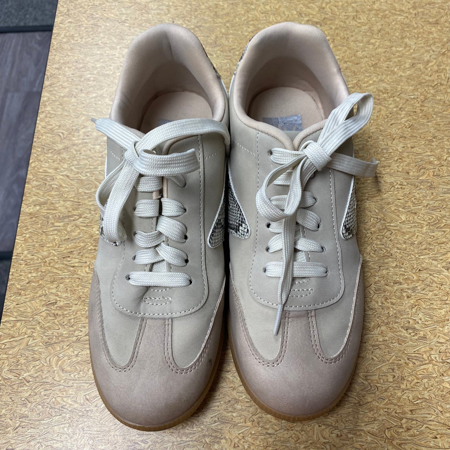 Shoes Sneakers By Dolce Vita In Tan, Size:7.5