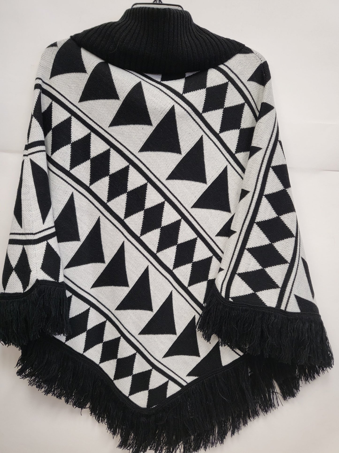 Poncho By Alfred Dunner Size: M