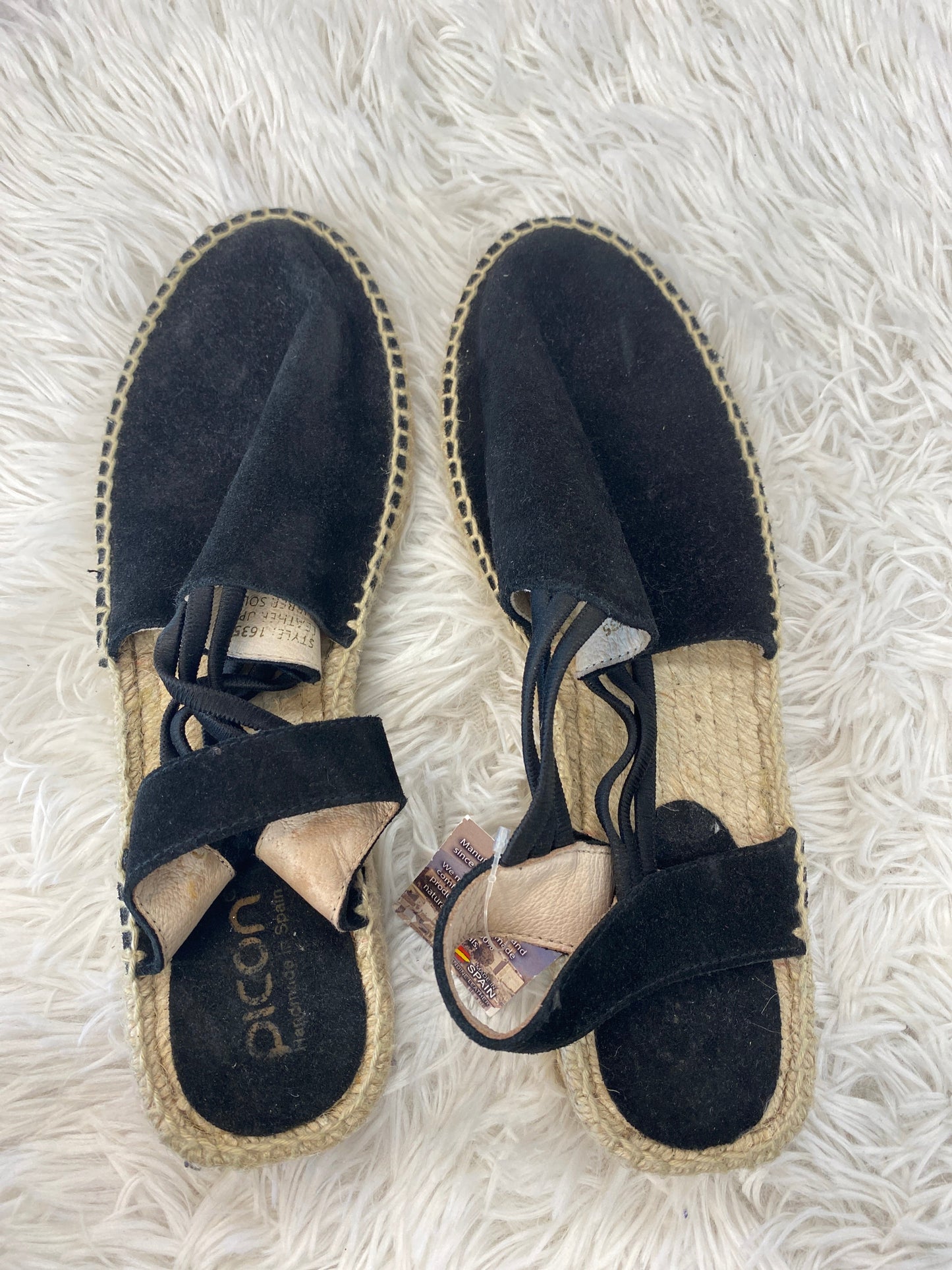 Shoes Flats By Clothes Mentor Size: 6
