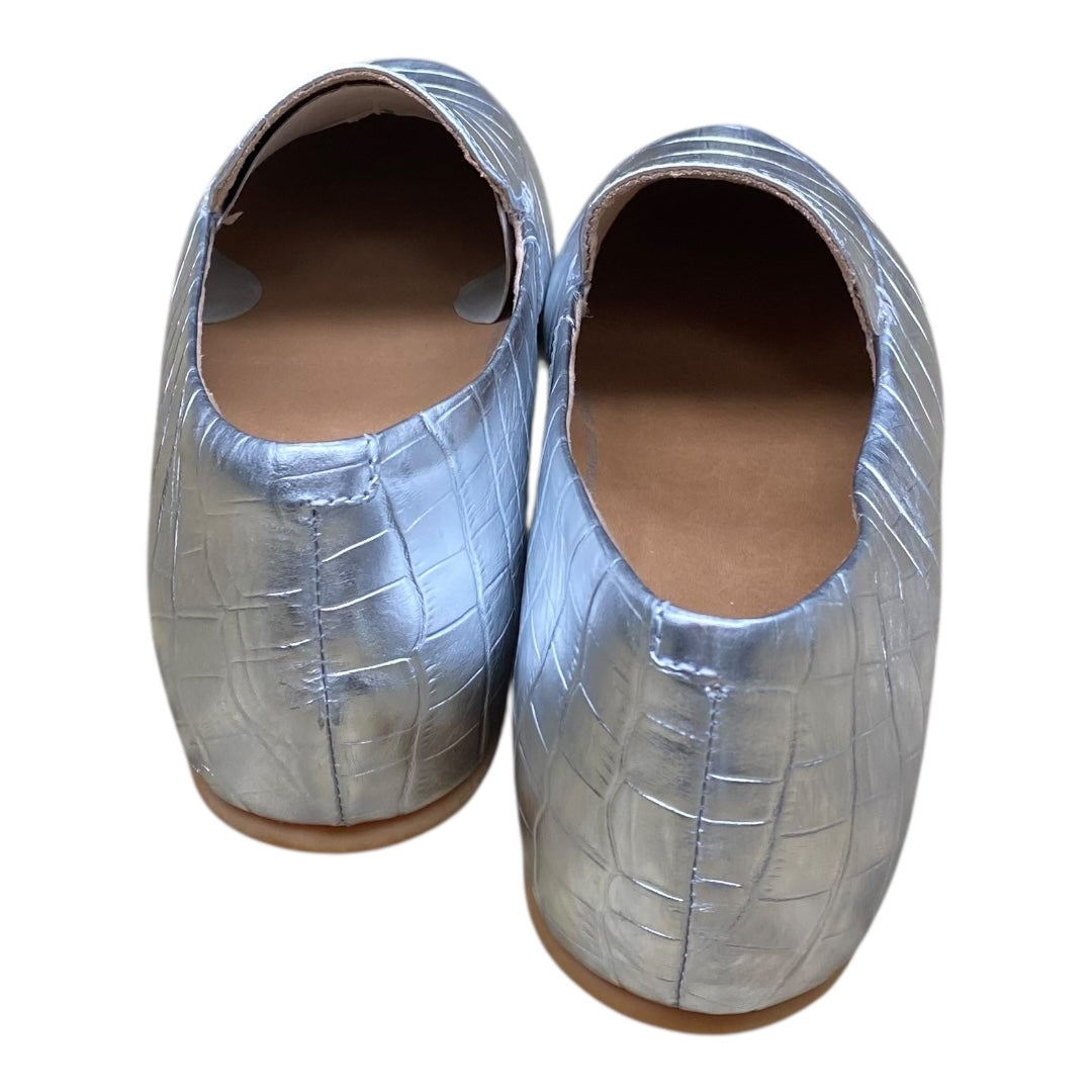 Shoes Flats By Fitflop In Silver, Size:7.5