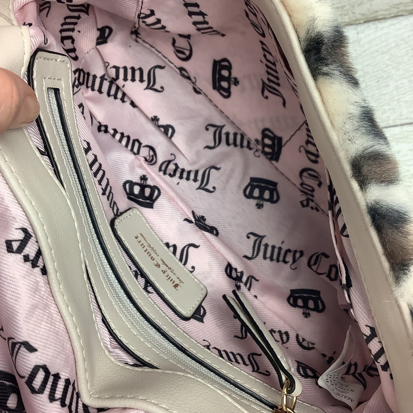 Crossbody By Juicy Couture, Size: Medium