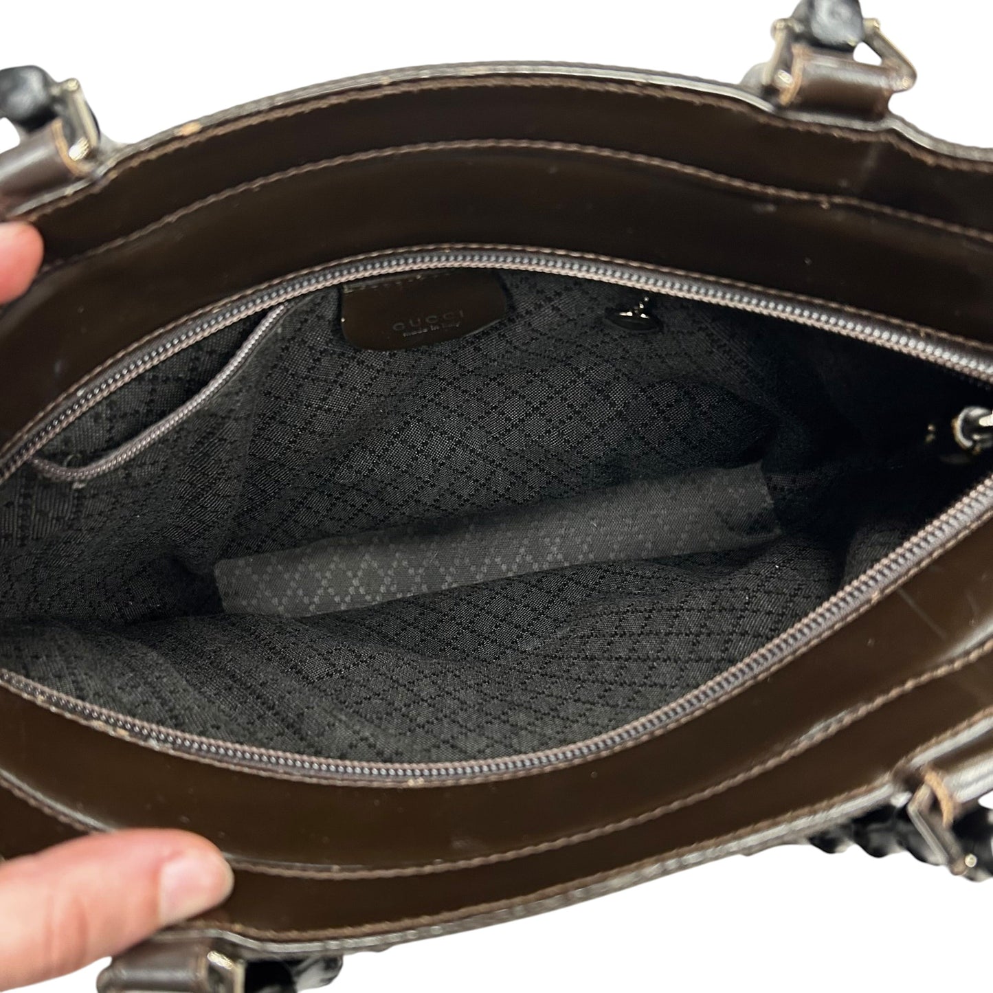 Handbag Luxury Designer By Gucci, Size: Medium