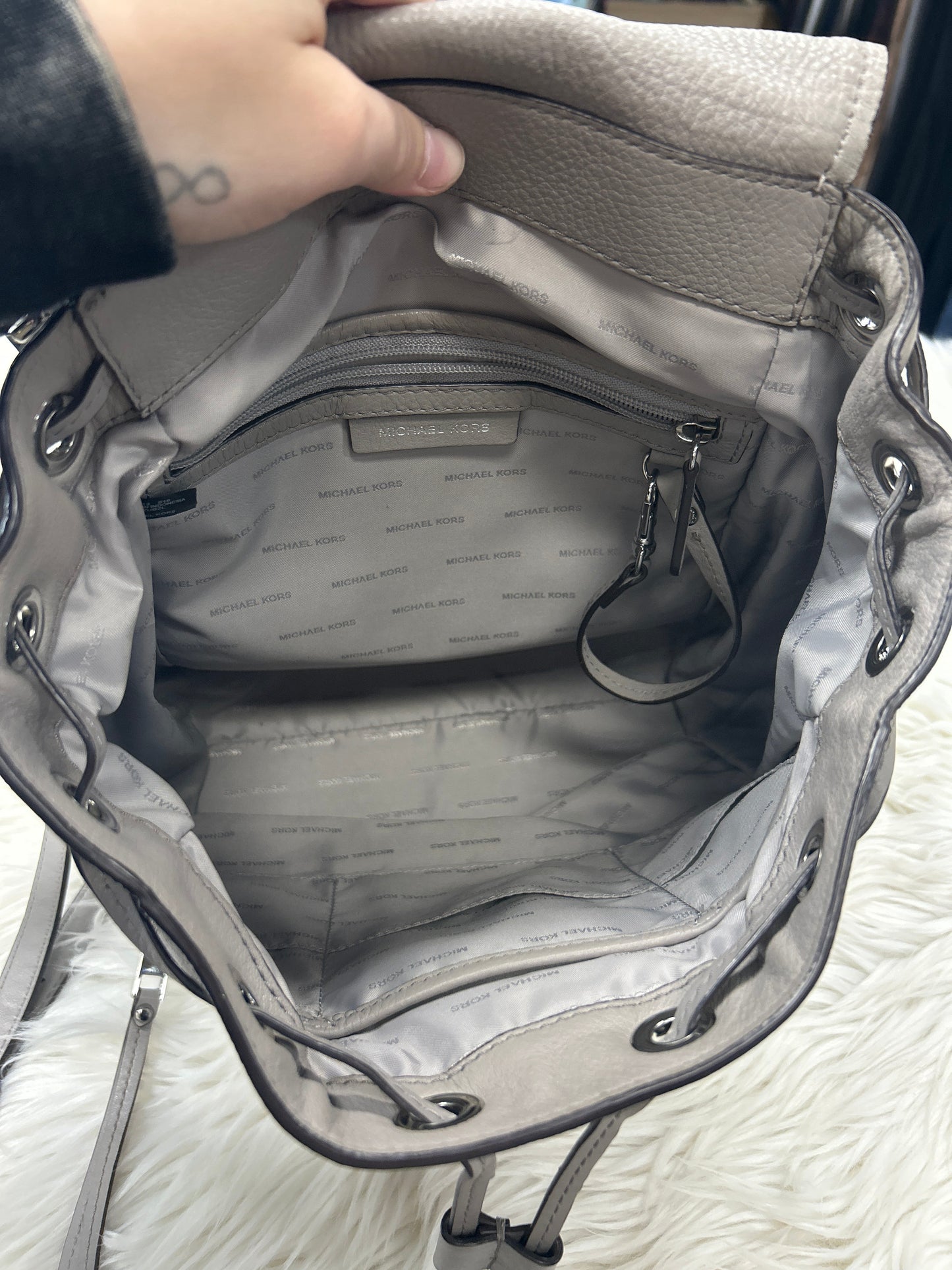 Handbag Designer By Michael Kors In Grey, Size:Large