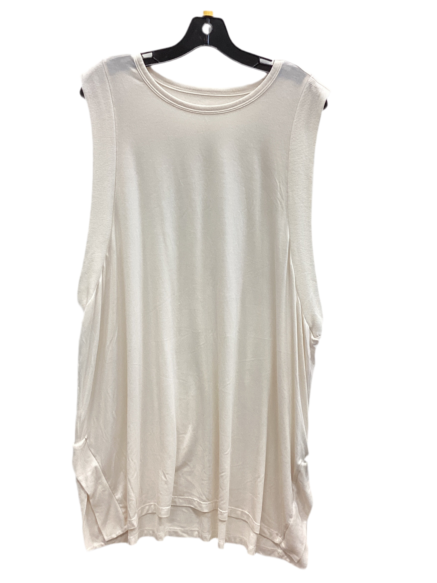 Athletic Tank Top By Old Navy In Cream, Size:1X