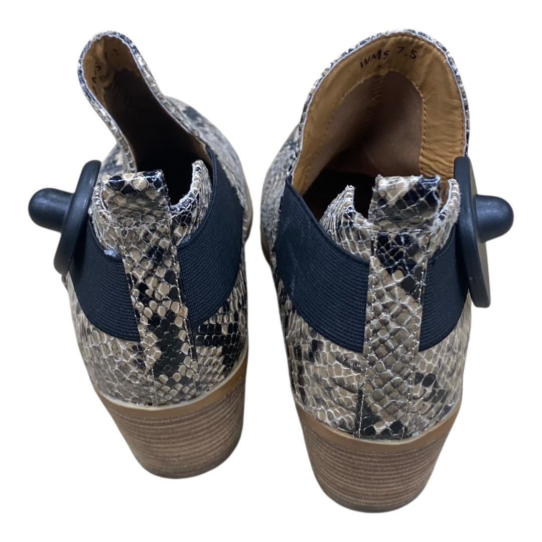 Boots Ankle Heels By Dolce Vita In Animal Print, Size:7.5