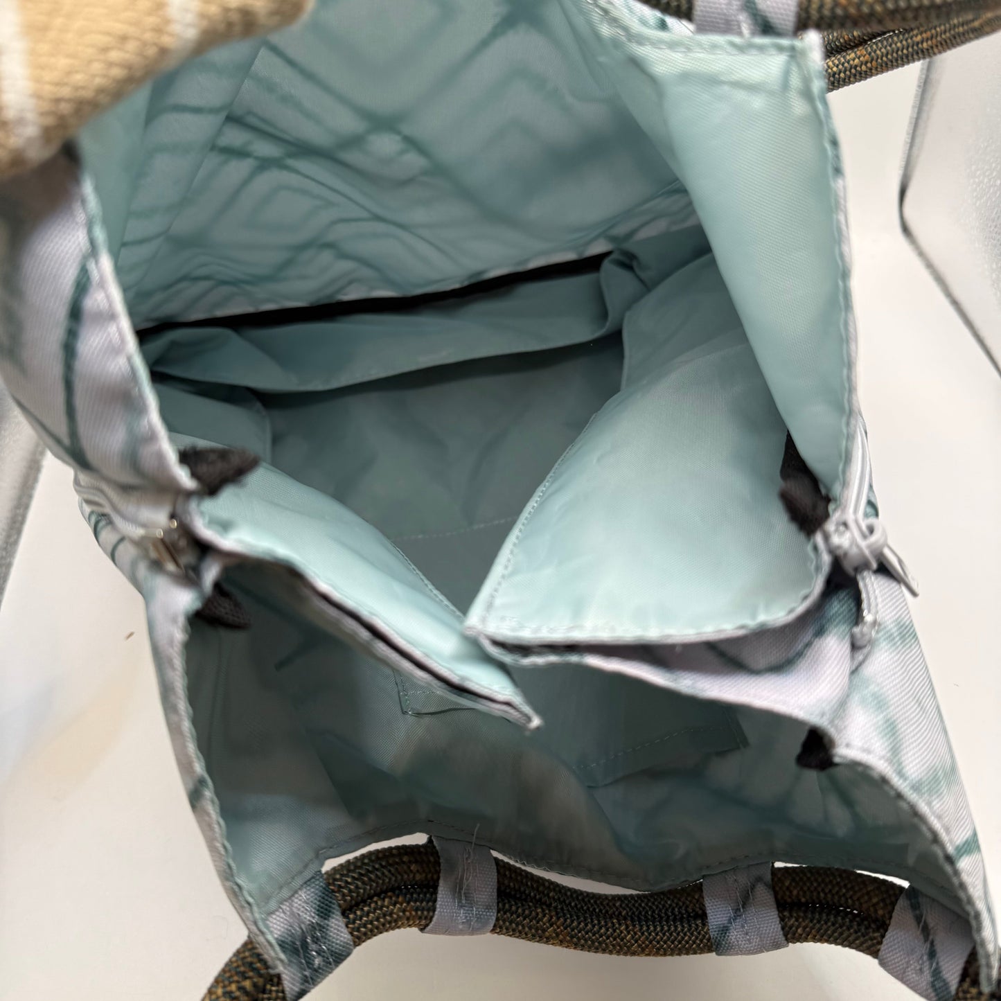 Tote By Clothes Mentor, Size: Medium