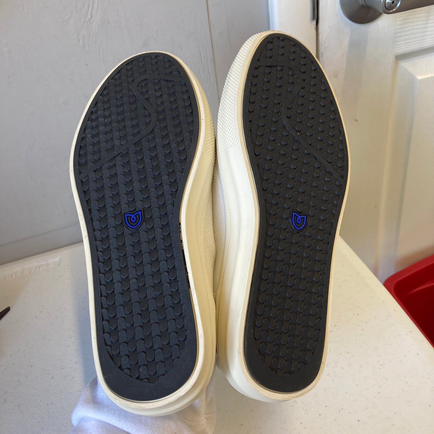 Shoes Sneakers By Rothys In White, Size:9.5
