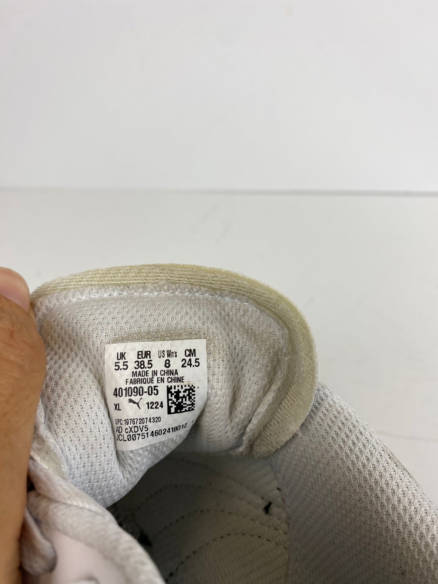 Shoes Sneakers By Puma In White, Size: 8