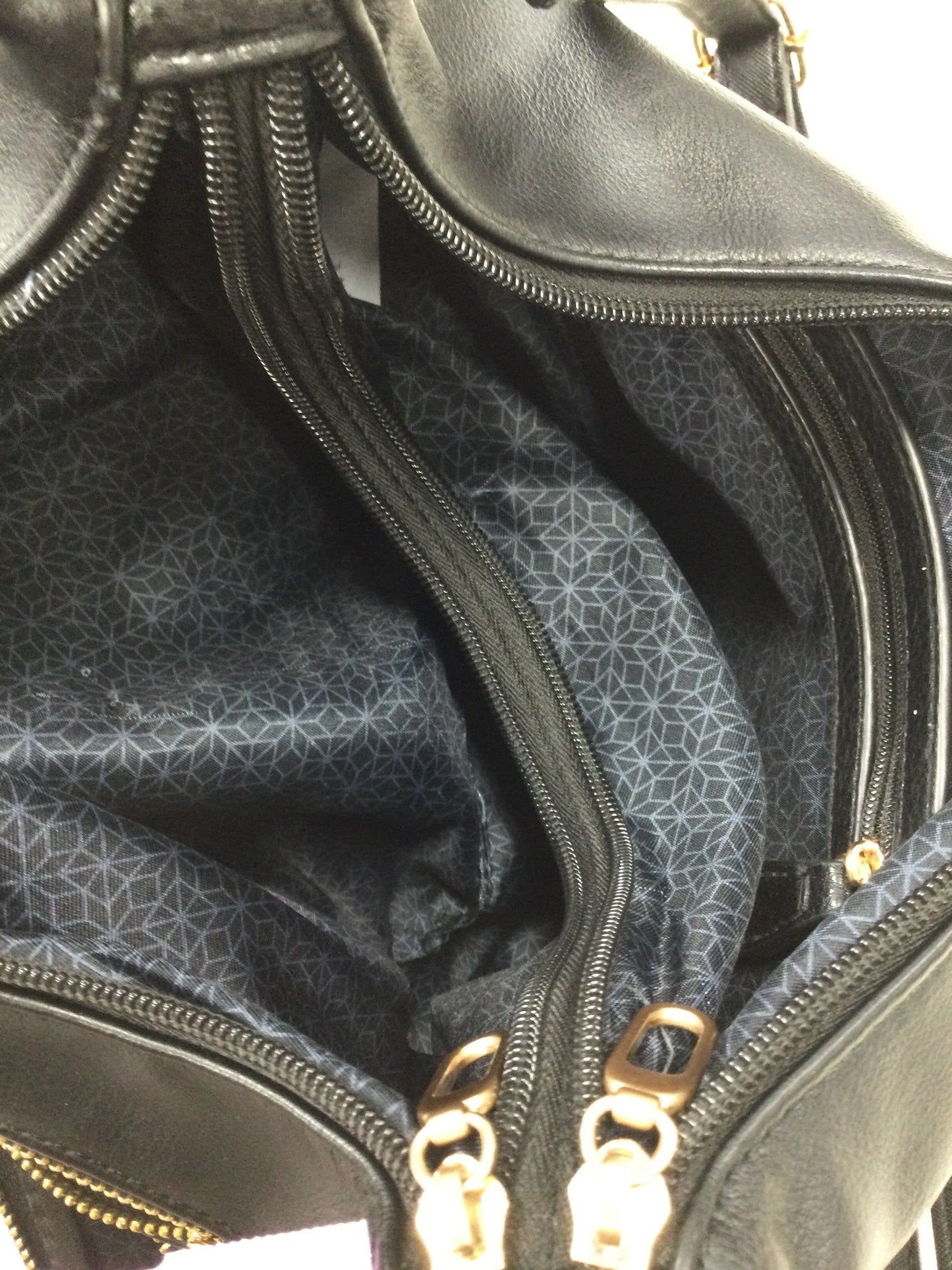 Handbag By Clothes Mentor In Black, Size:Medium