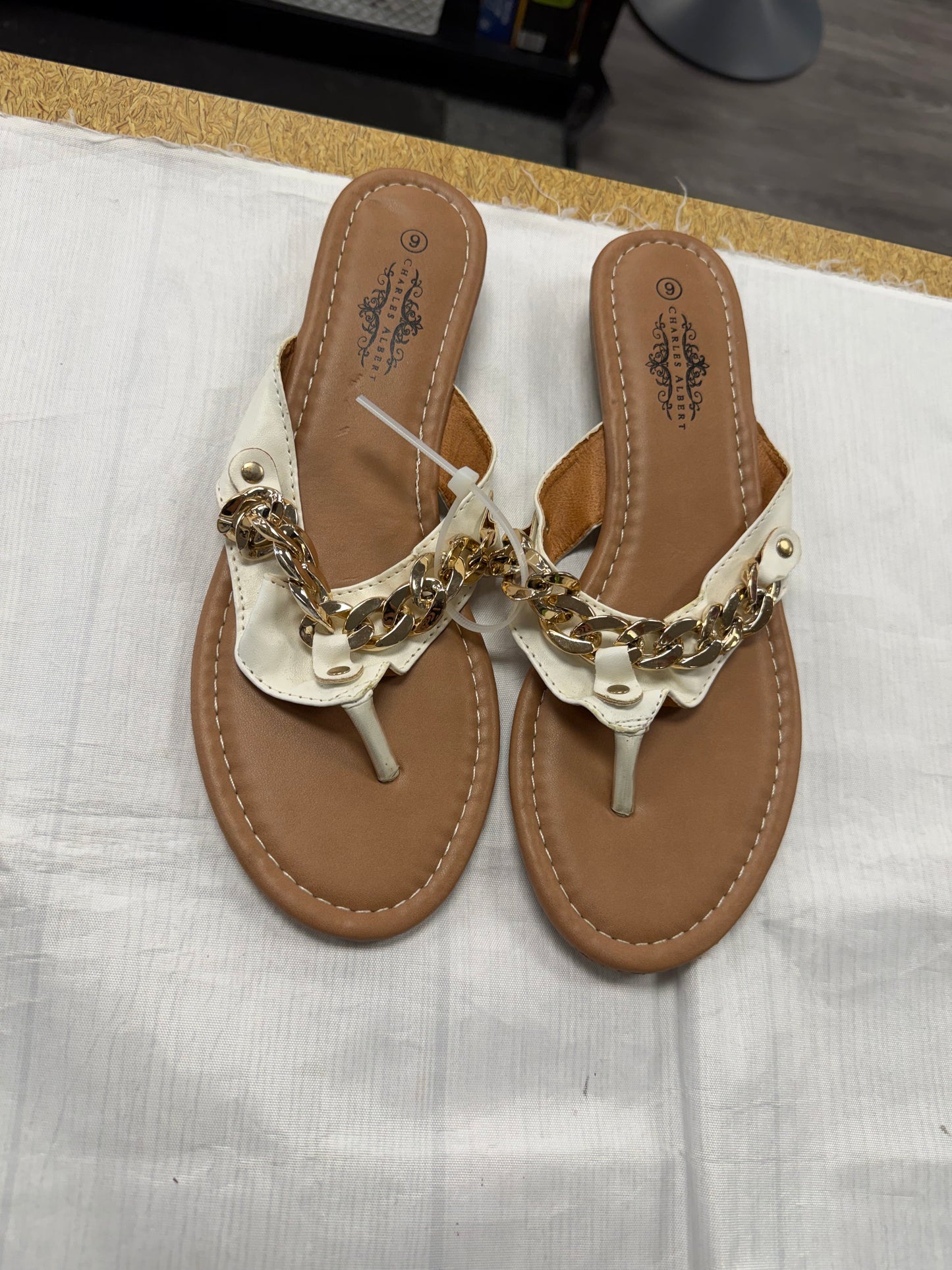 Sandals Flats By Cme In Cream, Size:9