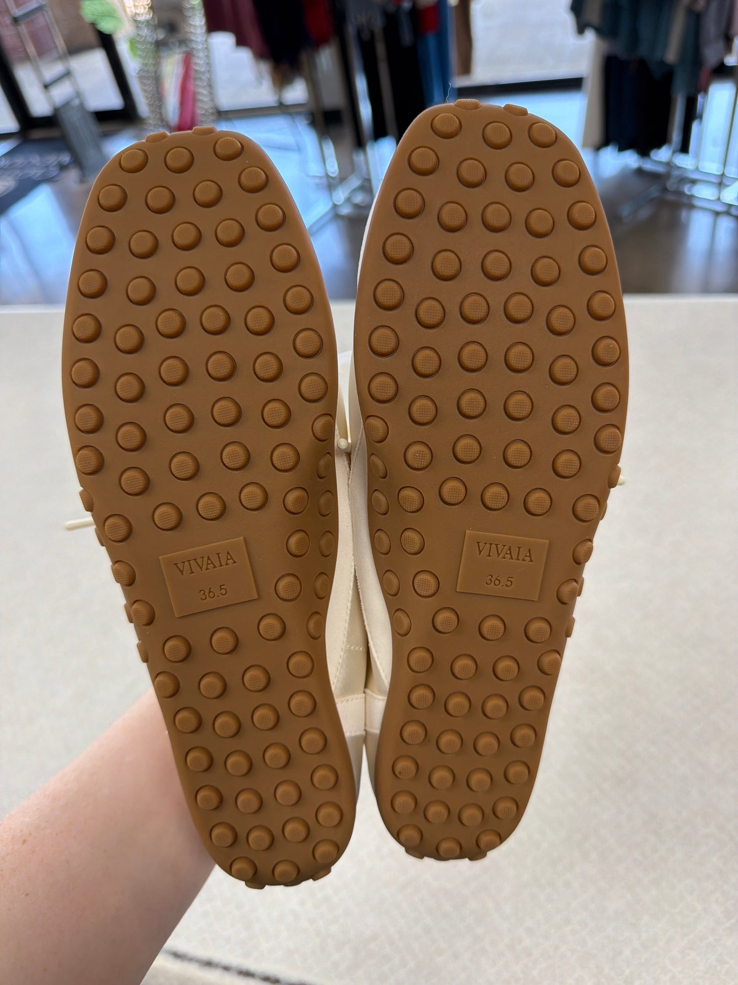 Shoes Flats By Vivaia In Cream, Size:6